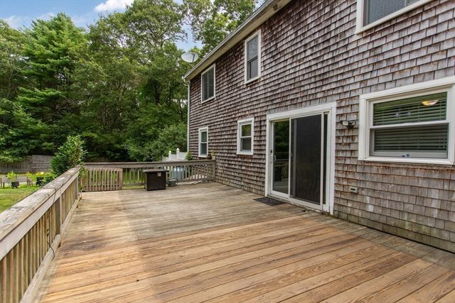 64 Dorothy Dr, Plymouth, MA 02360