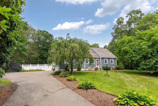64 Dorothy Dr, Plymouth, MA 02360