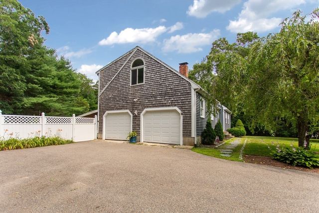 64 Dorothy Dr, Plymouth, MA 02360