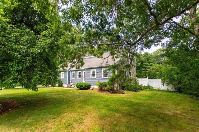 64 Dorothy Dr, Plymouth, MA 02360
