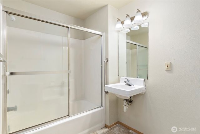 441 NE Kettle Street, Oak Harbor, WA 98277