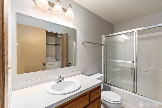 441 NE Kettle Street, Oak Harbor, WA 98277