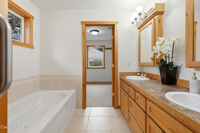 10392 N Morris RD, Hayden, ID 83835