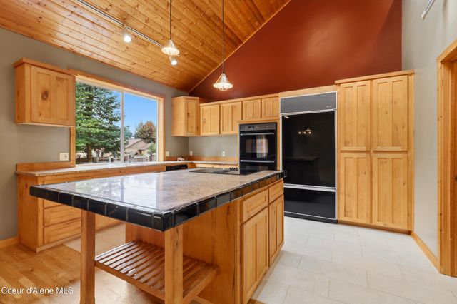 10392 N Morris RD, Hayden, ID 83835