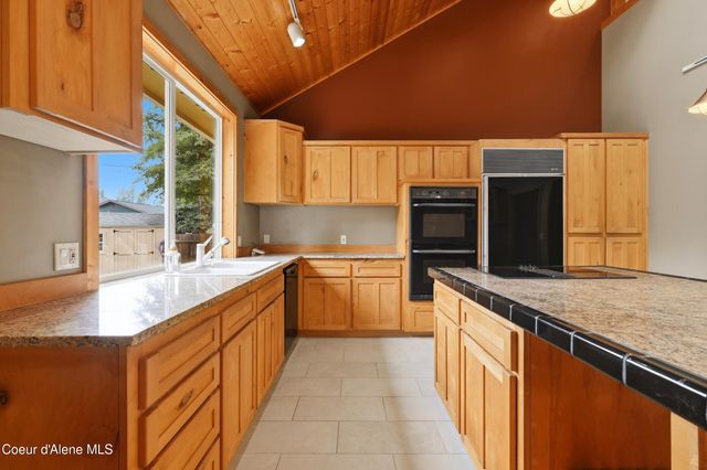 10392 N Morris RD, Hayden, ID 83835