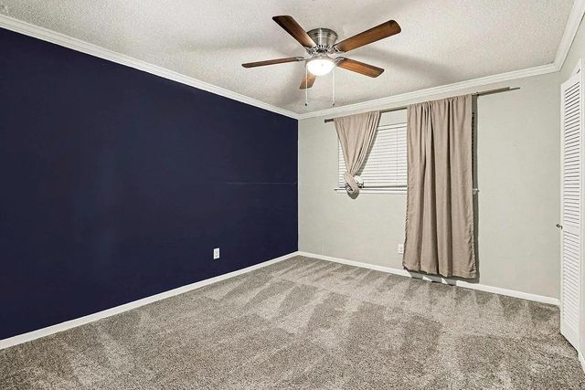 915 Merriman Court, Friendswood, TX 77546
