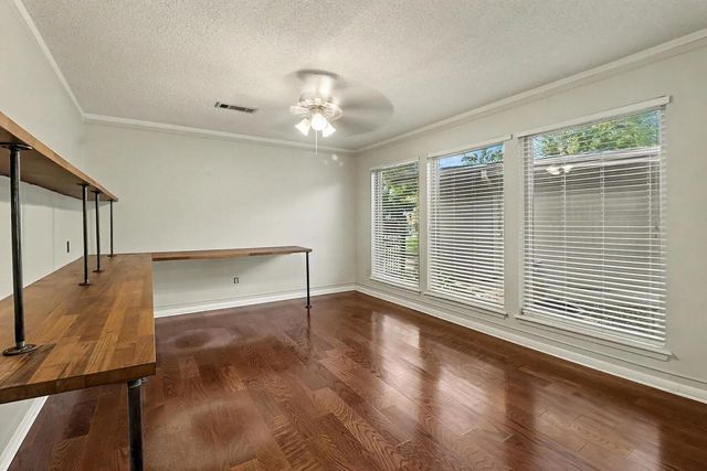 915 Merriman Court, Friendswood, TX 77546