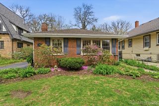 1304 Gilbert Avenue, Downers Grove, IL 60515