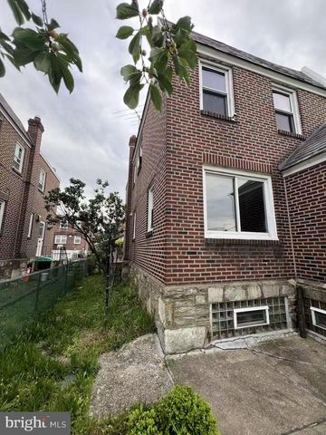 1818 STRAHLE ST, Philadelphia, PA 19152