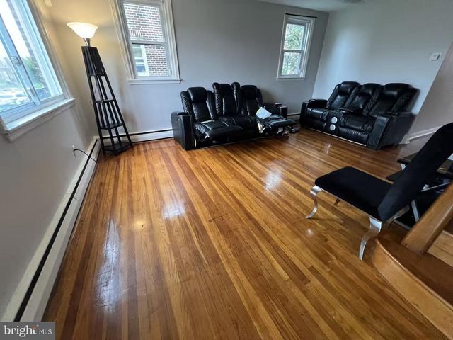 1818 STRAHLE ST, Philadelphia, PA 19152