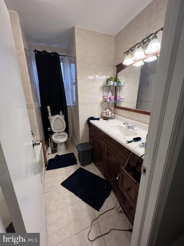 1818 STRAHLE ST, Philadelphia, PA 19152