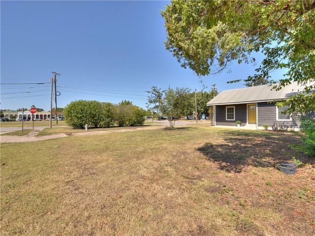 102 TAYLOR ST, Hutto, TX 78634
