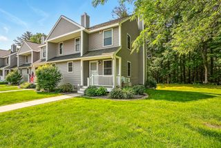 205 Bayberry Hill Ln 205, Leominster, MA 01453