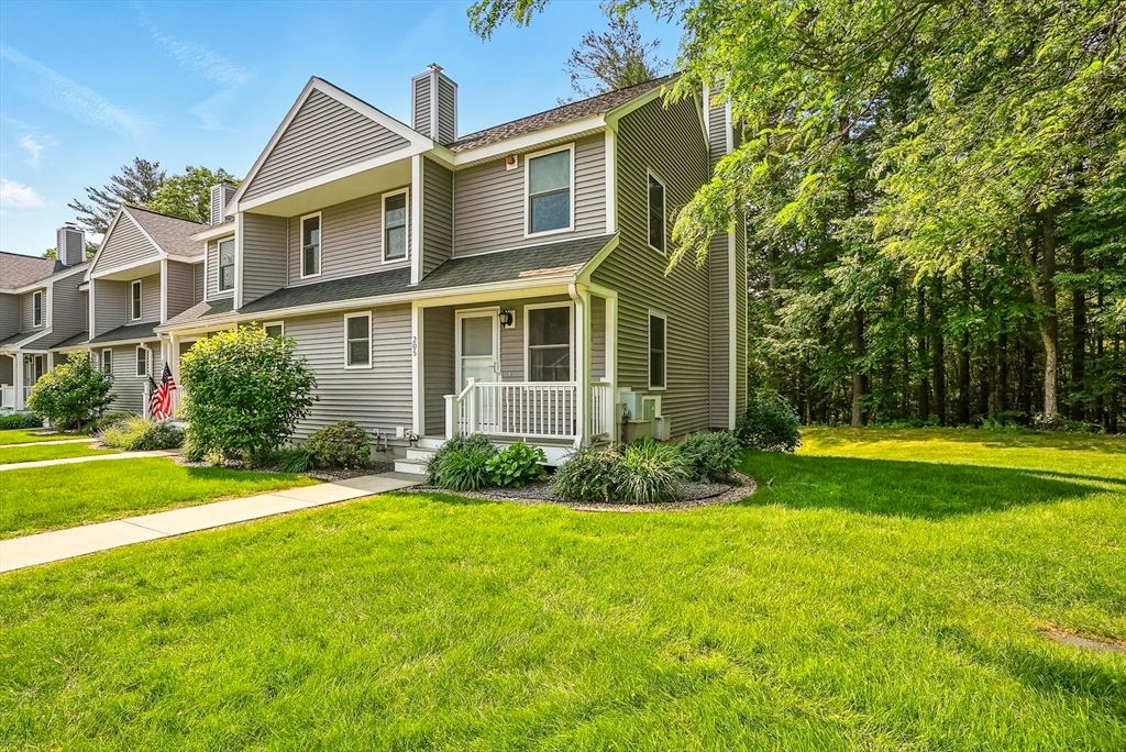 205 Bayberry Hill Ln 205, Leominster, MA 01453