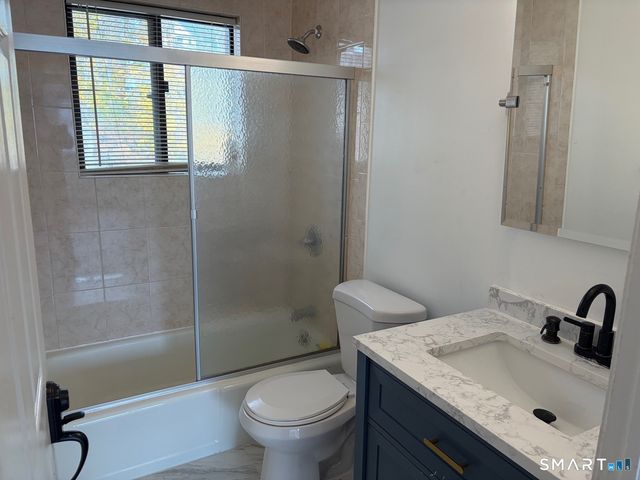 8 Ann Drive APT B, Danbury, CT 06810