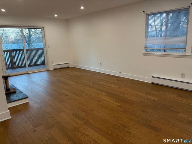 8 Ann Drive APT B, Danbury, CT 06810