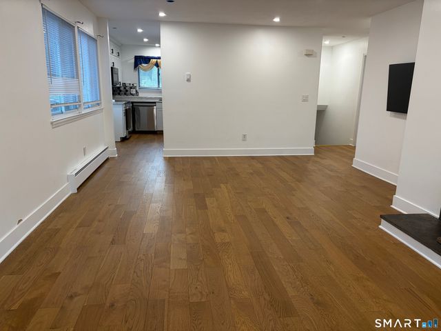 8 Ann Drive APT B, Danbury, CT 06810