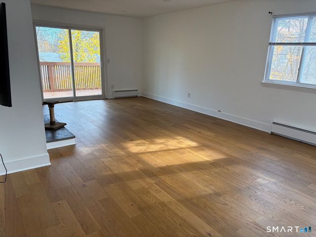 8 Ann Drive APT B, Danbury, CT 06810