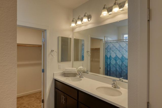 915 Rogge Road, Salinas, CA 93906