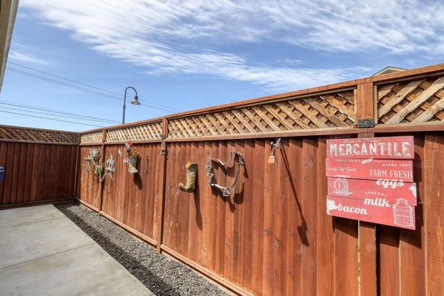 915 Rogge Road, Salinas, CA 93906