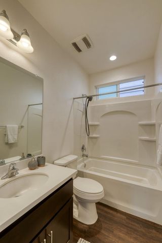 915 Rogge Road, Salinas, CA 93906