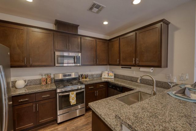915 Rogge Road, Salinas, CA 93906