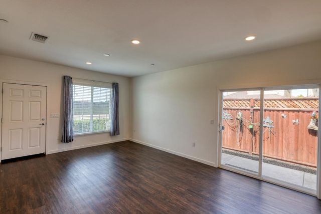 915 Rogge Road, Salinas, CA 93906