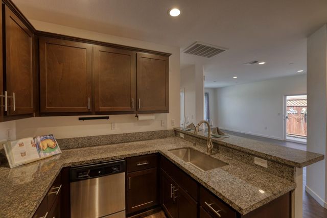 915 Rogge Road, Salinas, CA 93906