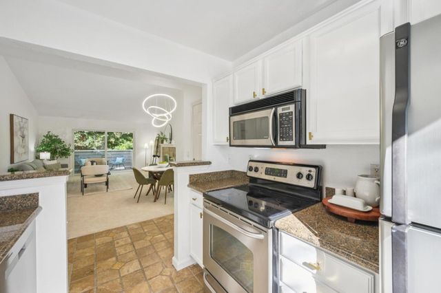 160 Reflections Drive 24, San Ramon, CA 94583