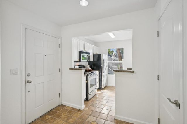 160 Reflections Drive 24, San Ramon, CA 94583