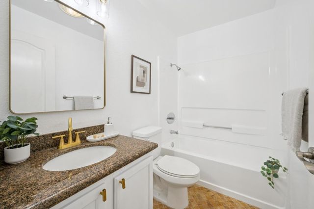 160 Reflections Drive 24, San Ramon, CA 94583