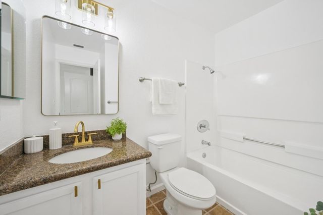 160 Reflections Drive 24, San Ramon, CA 94583