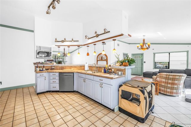 216 16TH AVENUE SE, St Petersburg, FL 33701