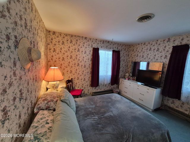 43 Maine Avenue B, Whiting, NJ 08759