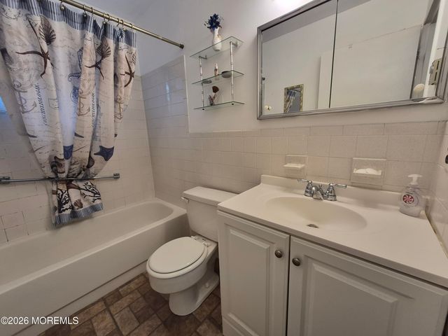 43 Maine Avenue B, Whiting, NJ 08759
