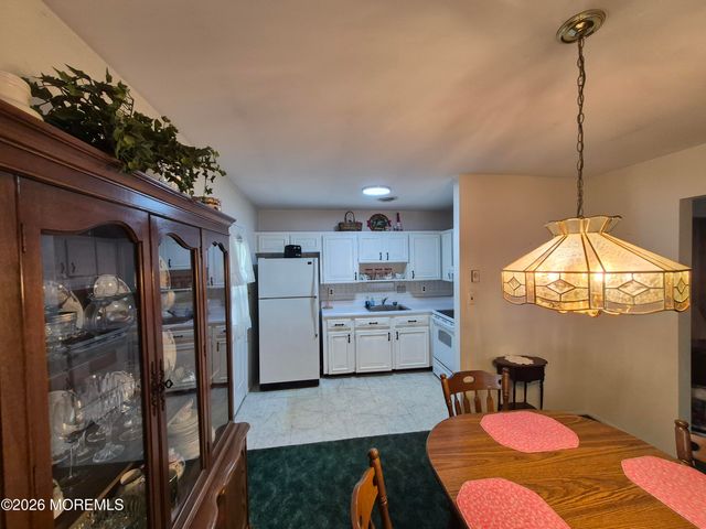 43 Maine Avenue B, Whiting, NJ 08759