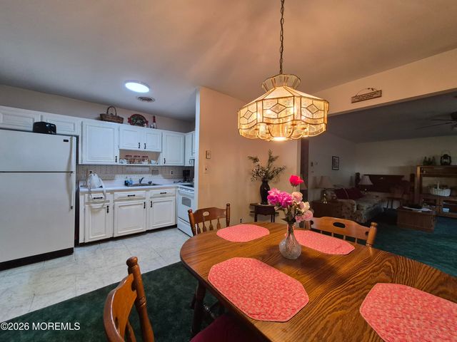 43 Maine Avenue B, Whiting, NJ 08759