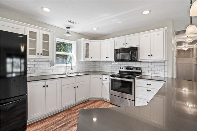 13433 Jenkins Corner Road, Gravette, AR 72736