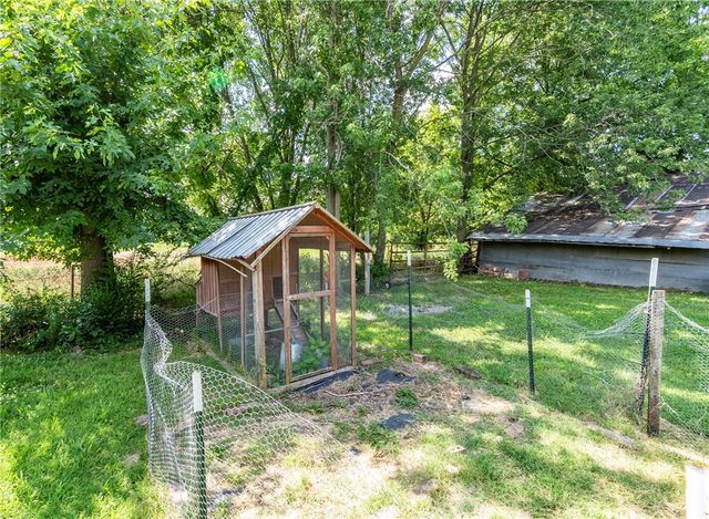 13433 Jenkins Corner Road, Gravette, AR 72736