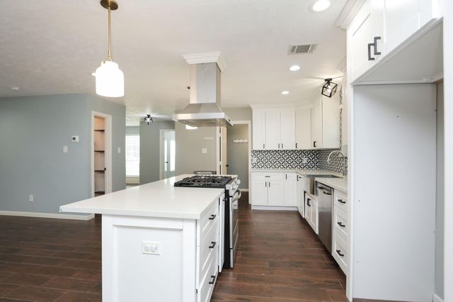 11014 Wickersham Lane, Houston, TX 77042