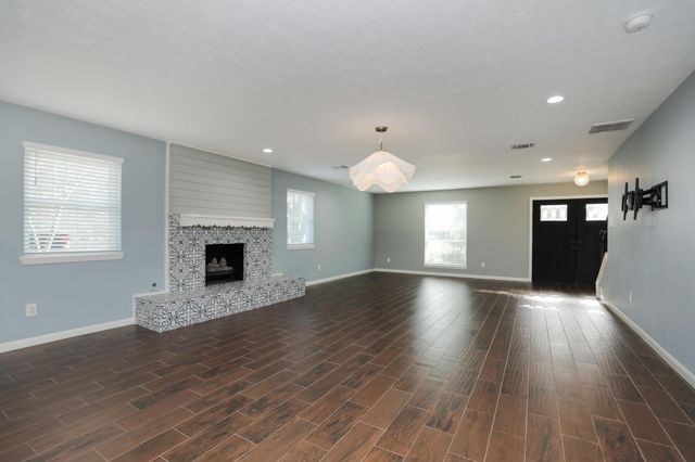 11014 Wickersham Lane, Houston, TX 77042