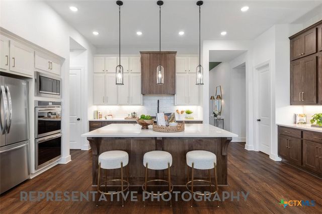 112 Post Oak, Castroville, TX 78009
