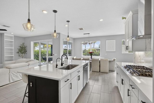 12534 Triumph Lane, Palm Beach Gardens, FL 33412