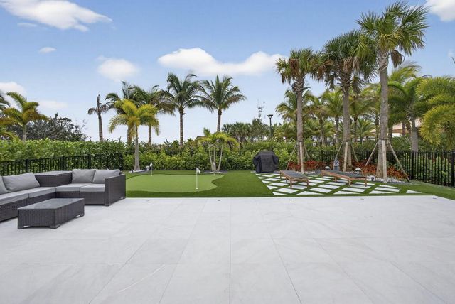 12534 Triumph Lane, Palm Beach Gardens, FL 33412