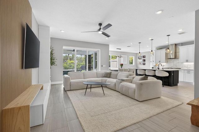 12534 Triumph Lane, Palm Beach Gardens, FL 33412