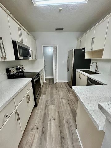 607 NE 35th Ave 607, Homestead, FL 33033