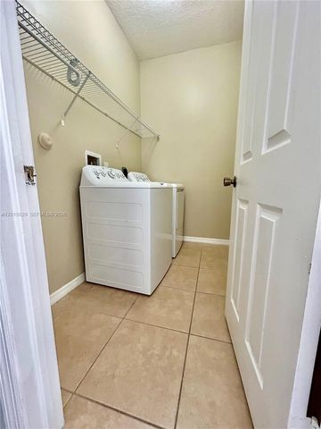 607 NE 35th Ave 607, Homestead, FL 33033
