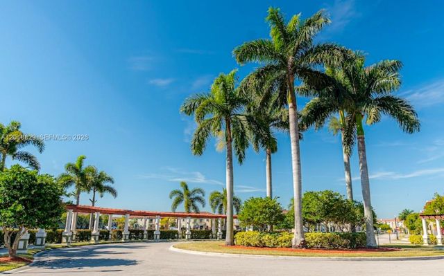 607 NE 35th Ave 607, Homestead, FL 33033