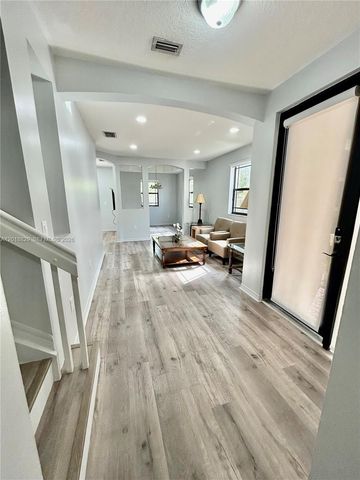 607 NE 35th Ave 607, Homestead, FL 33033
