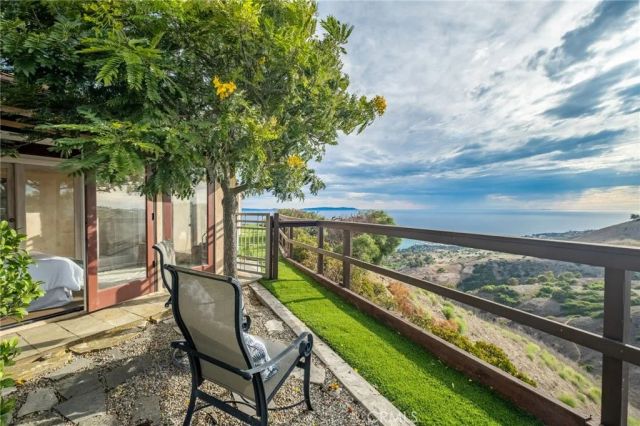 1 Park Place, Rancho Palos Verdes, CA 90275